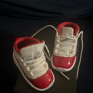 Jordan retro 11 “Cherry”